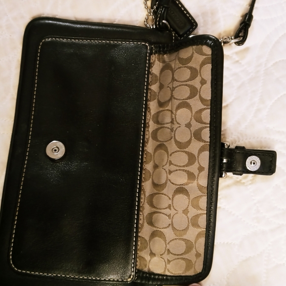 Coach Tabby Brown Leather Wristlet w/Silver tone Buckle Accent - Picture 4 of 9